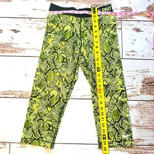 Nike Pro | Training Print Running Capris, size Medium